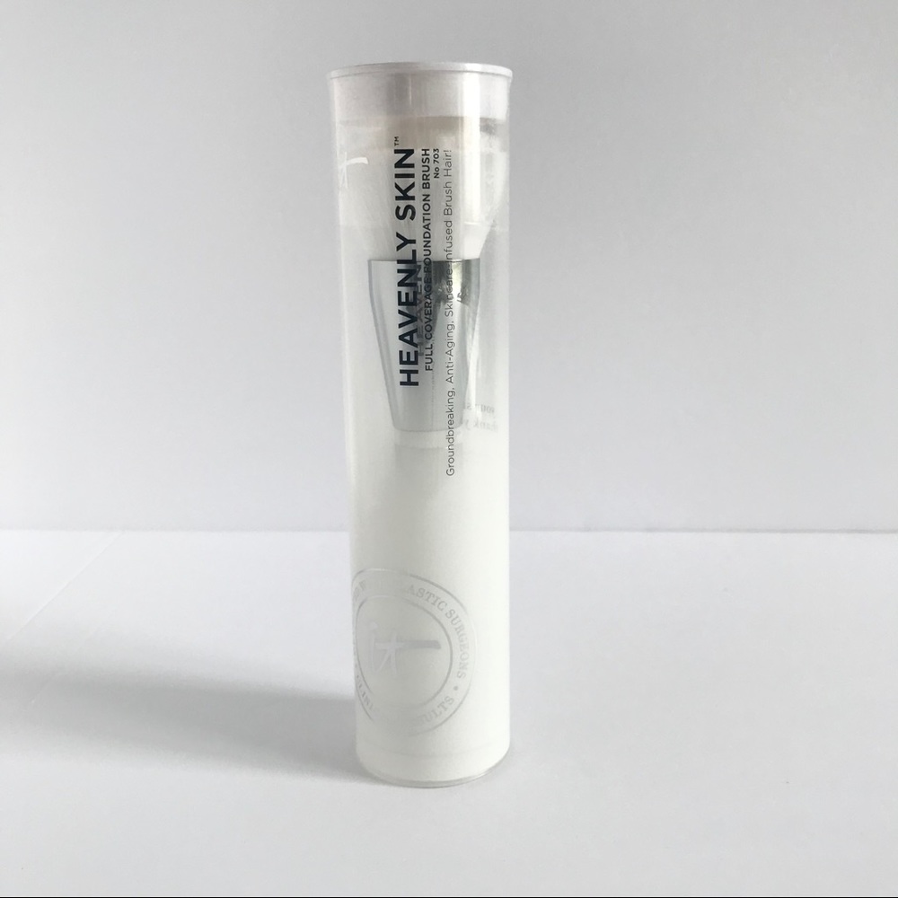 COPY - It Cosmetics Foundation Brush - Heavenly Skin 703